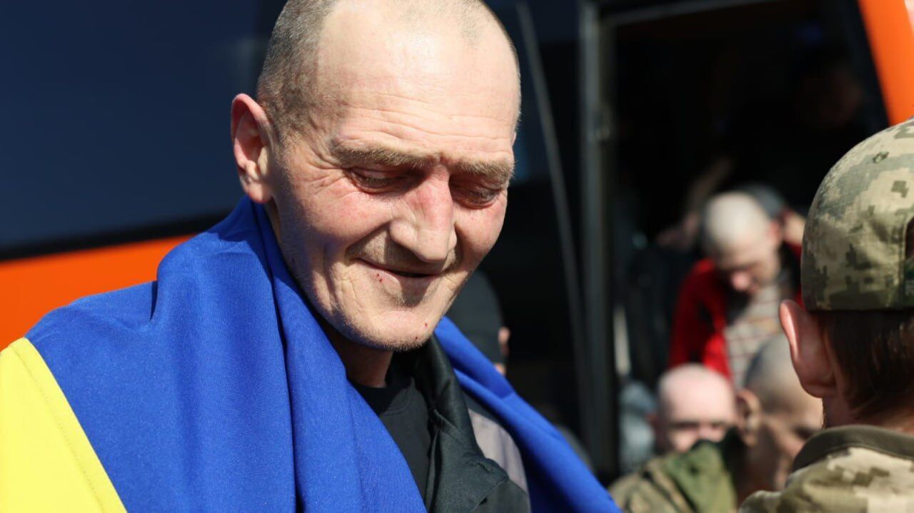 Важливий гуманітарний акт: Зеленський повідомив про повернення з полону поранених воїнів. Фото й усі подробиці
