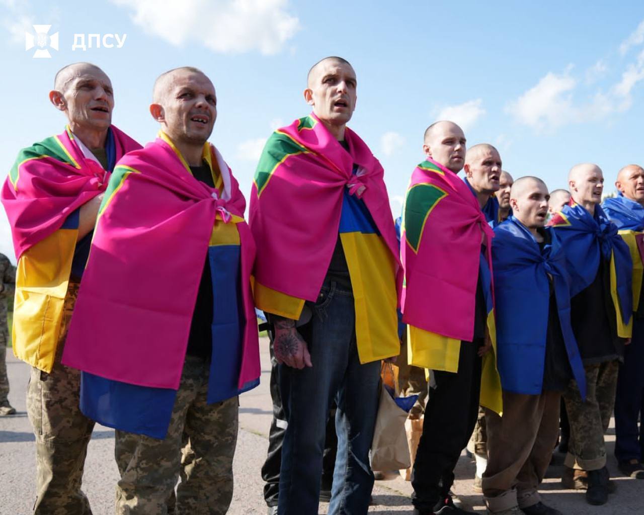 Важливий гуманітарний акт: Зеленський повідомив про повернення з полону поранених воїнів. Фото й усі подробиці