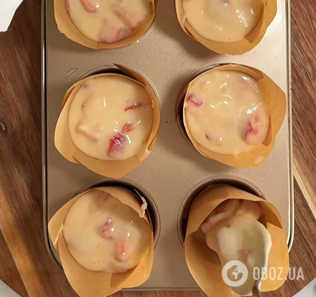 Пышные клубничные маффины к чаю: делимся простым рецептом теста