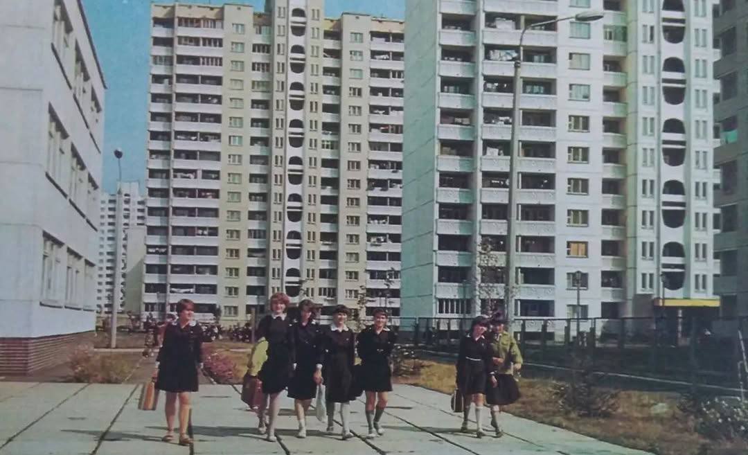 Новостройки и молодые Кличко: в сети опубликовали архивные фото Харьковского массива в Киеве 1980-х годов