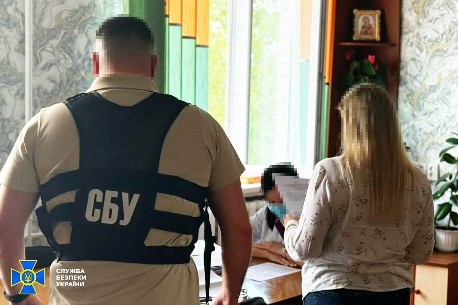 Спіймали на гарячому: на Черкащині викрили двох посадовиць ВЛК, які допомагали уникати мобілізації за гроші. Фото