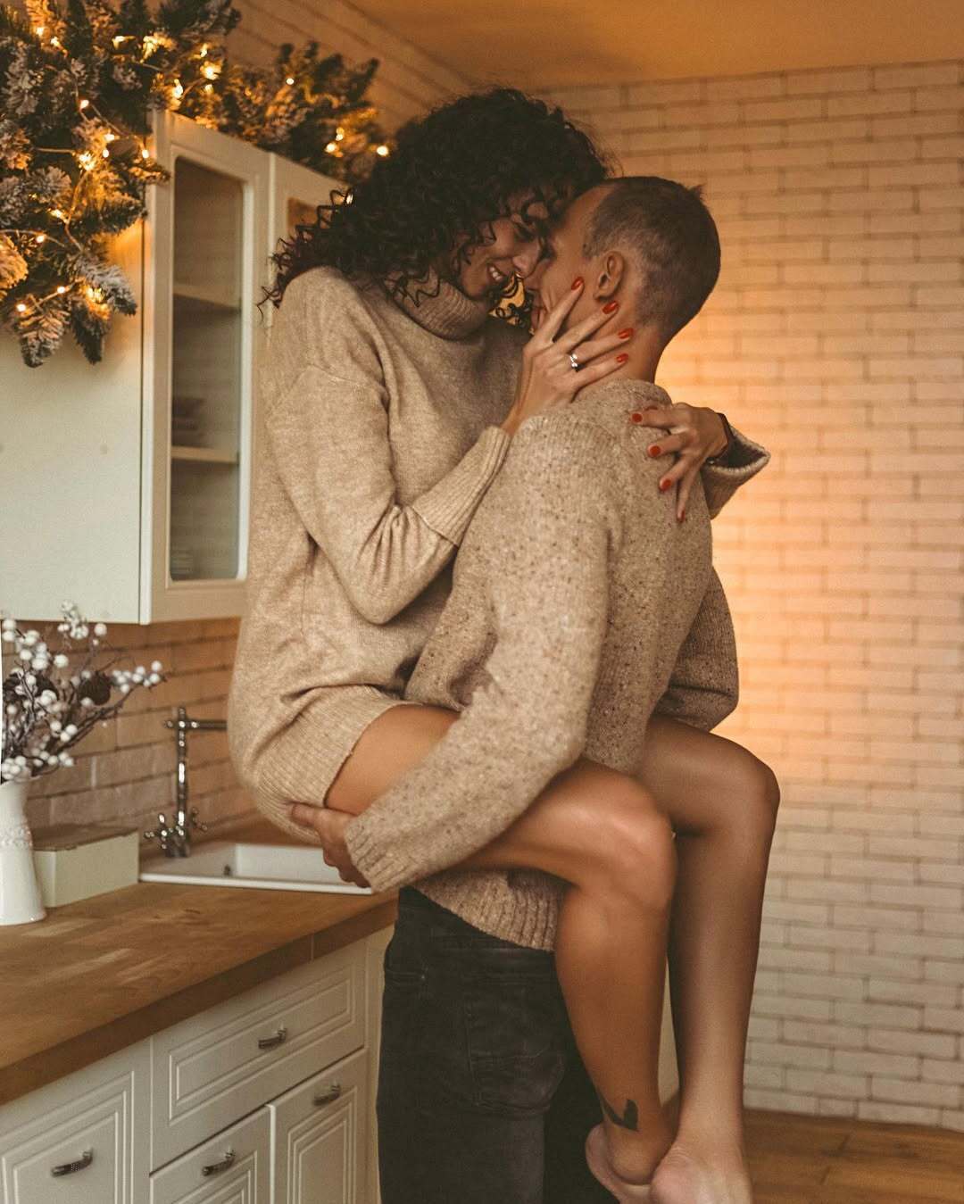 "Маленький діамантик": призерка Олімпіади вперше стала мамою і показала дитину та чоловіка, який добивався її два роки