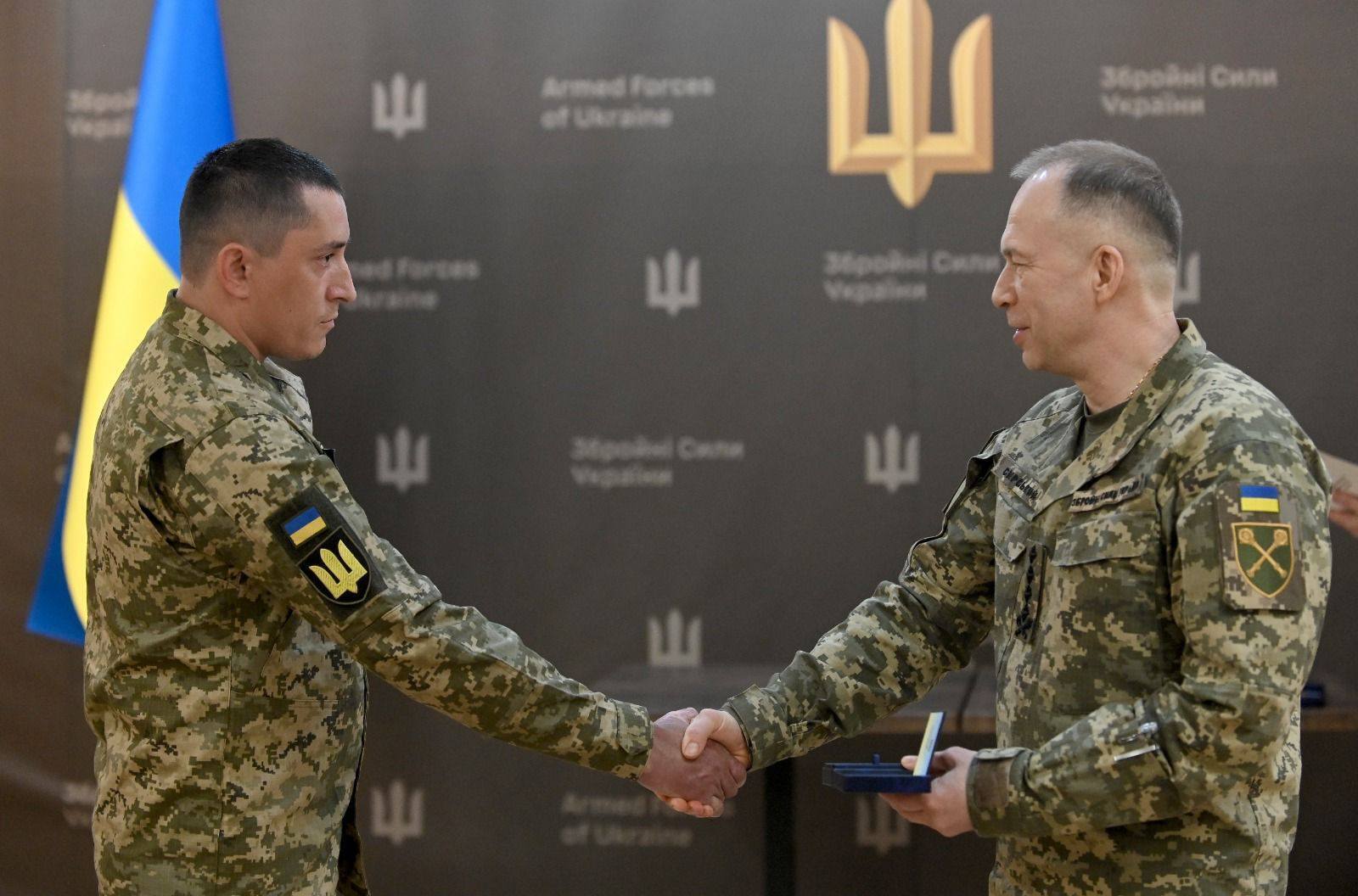 Обеспечили миллион общих потерь армии РФ: Сырский наградил воинов ВСУ орденами "Крест заслуги". Фото и видео