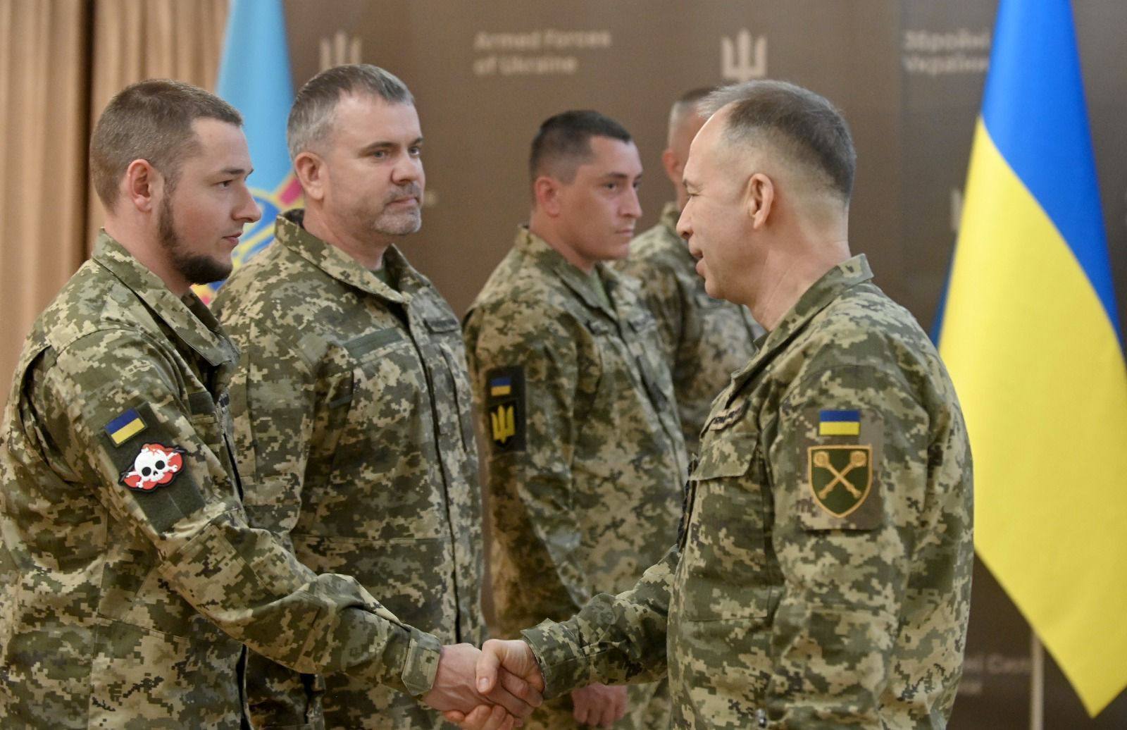 Обеспечили миллион общих потерь армии РФ: Сырский наградил воинов ВСУ орденами "Крест заслуги". Фото и видео