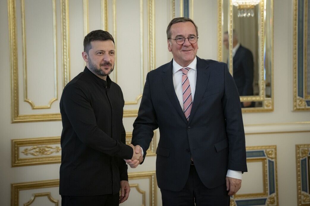 "Всі борються за фінанси": Зеленський вказав на відмінність між Україною і Росією