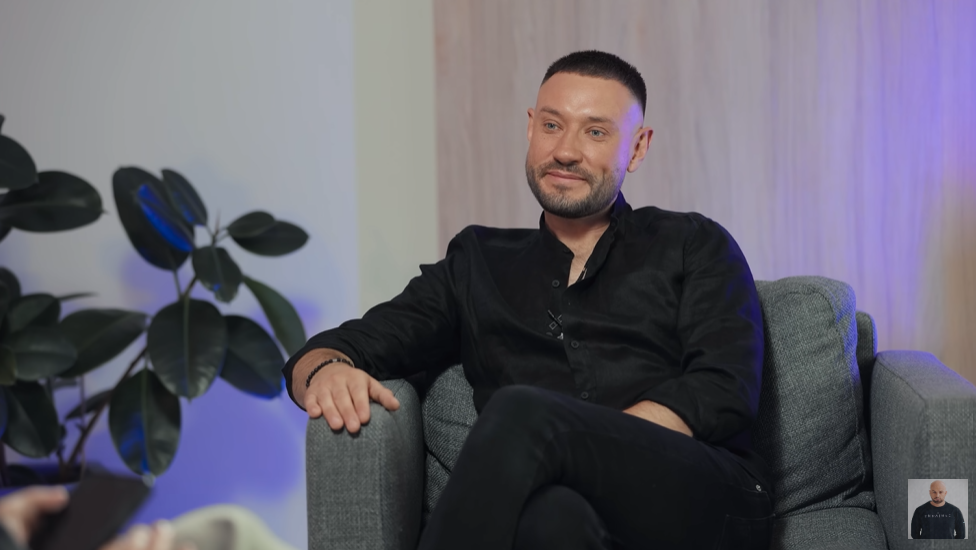 Андрей Кравченко впервые рассекретил свой семейный статус: есть ли у певца жена и дети