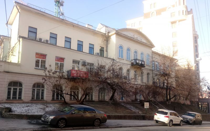 У центрі Києва збереглася старовинна будівля, в якій мешкає ревнивий привид. Історія та фото