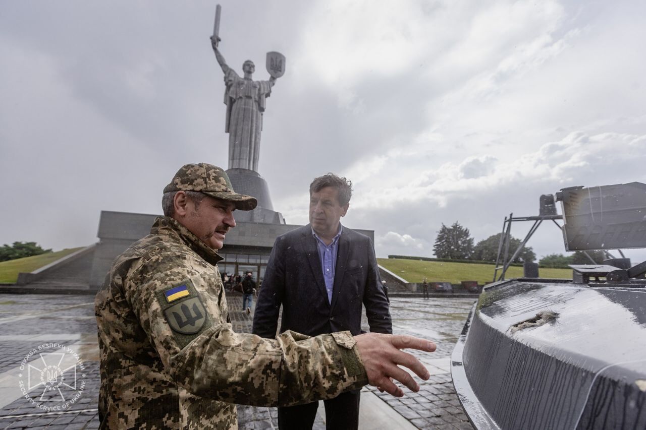 Успешно выполнил несколько миссий: СБУ передала в Музей один из легендарных дронов Sea Baby. Фото