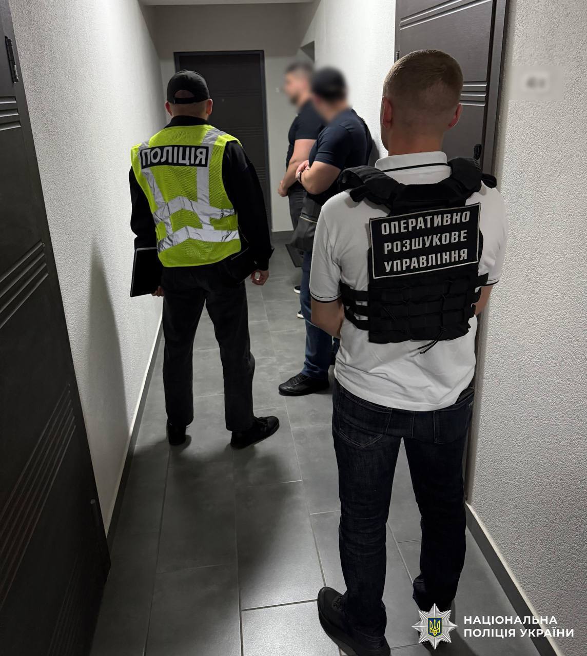 За $12 тис. перевозили чоловіків до кордону на фурах: поліцейські Києва викрили чергову схему для ухилянтів. Фото