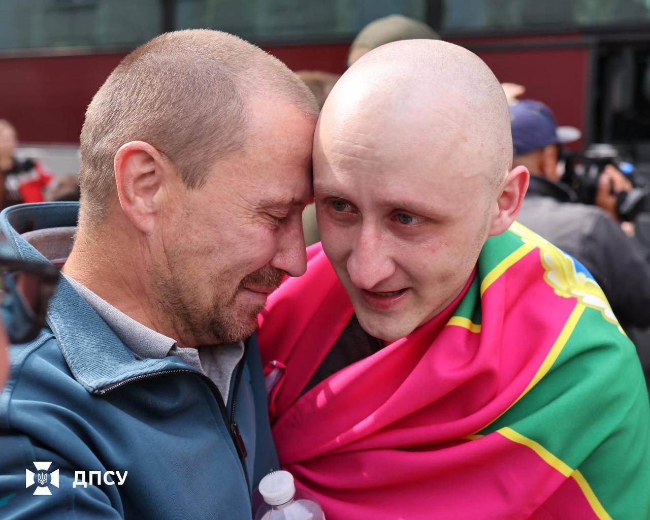 "Продолжаем забирать наших людей": Зеленский сообщил о четвертом за неделю обмене пленными. Фото и видео