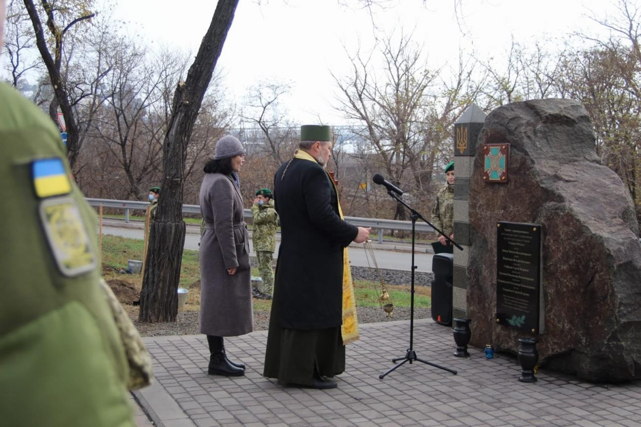 "Загинули у пеклі": 11 років тому в Маріуполі окупанти розстріляли колону прикордонників. Фото і відео