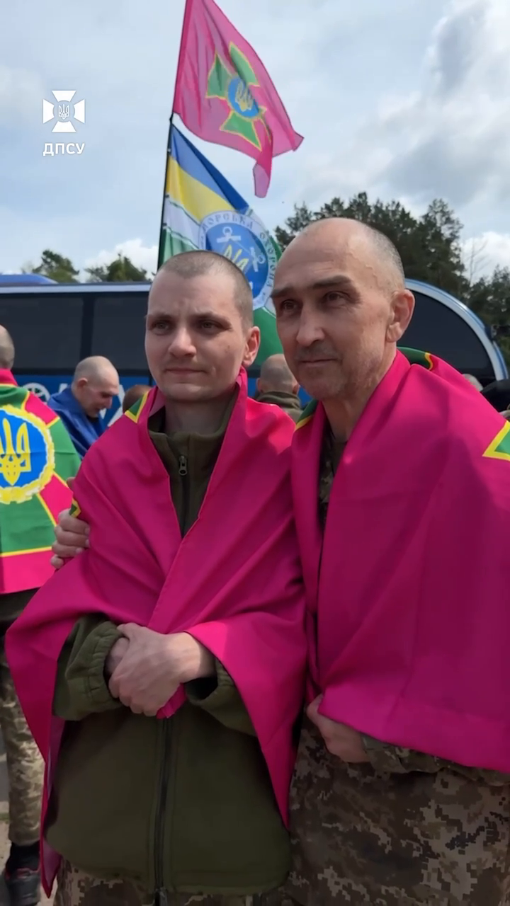 "Україна понад усе": з'явилось емоційне відео зі звільненими з полону українськими військовими