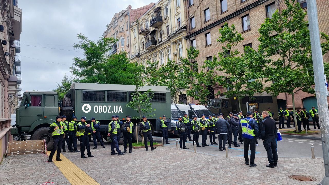 У Києві тимчасово закрили станцію метро та перекрили вулицю в центрі: що відомо