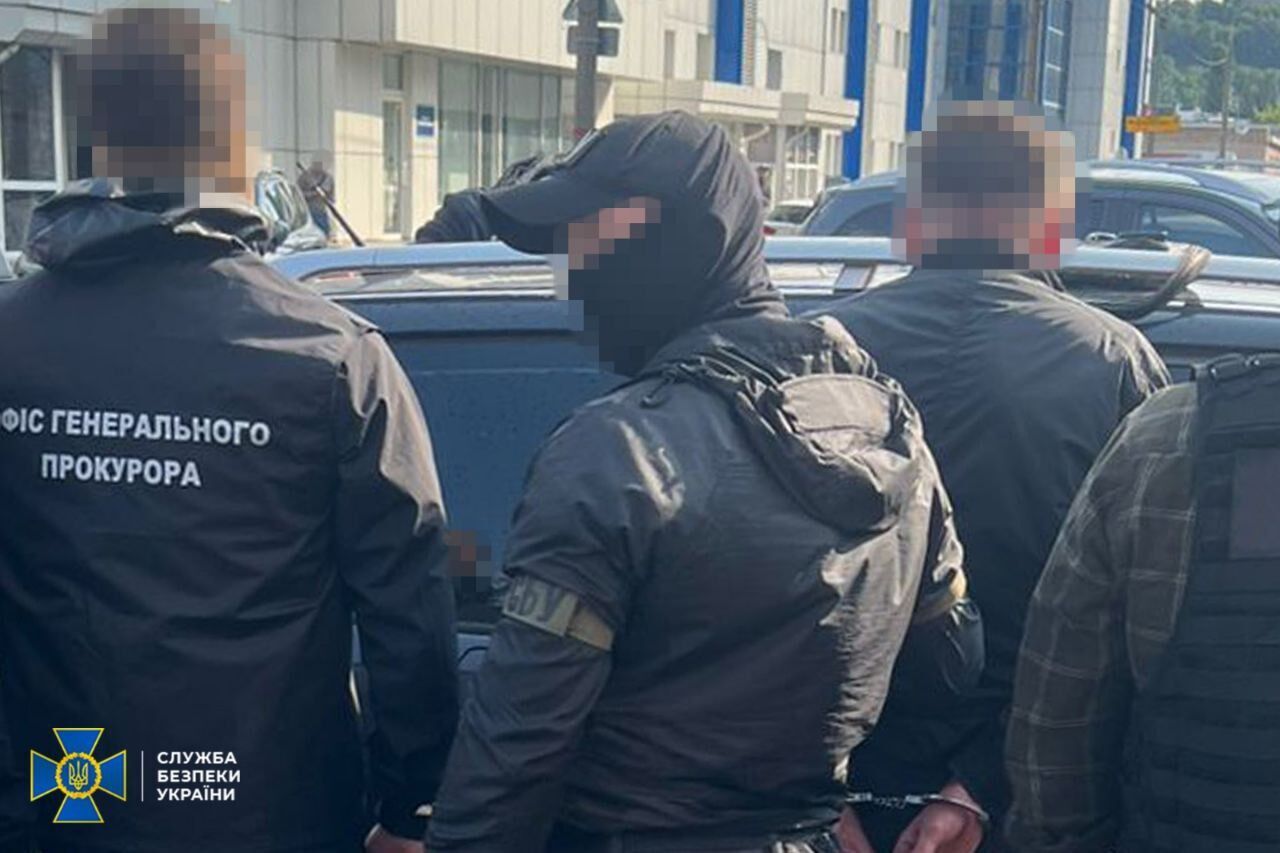 Могли зірвати поставки засобів РЕБ в Україну: у Києві СБУ затримала двох шахраїв. Подробиці та фото