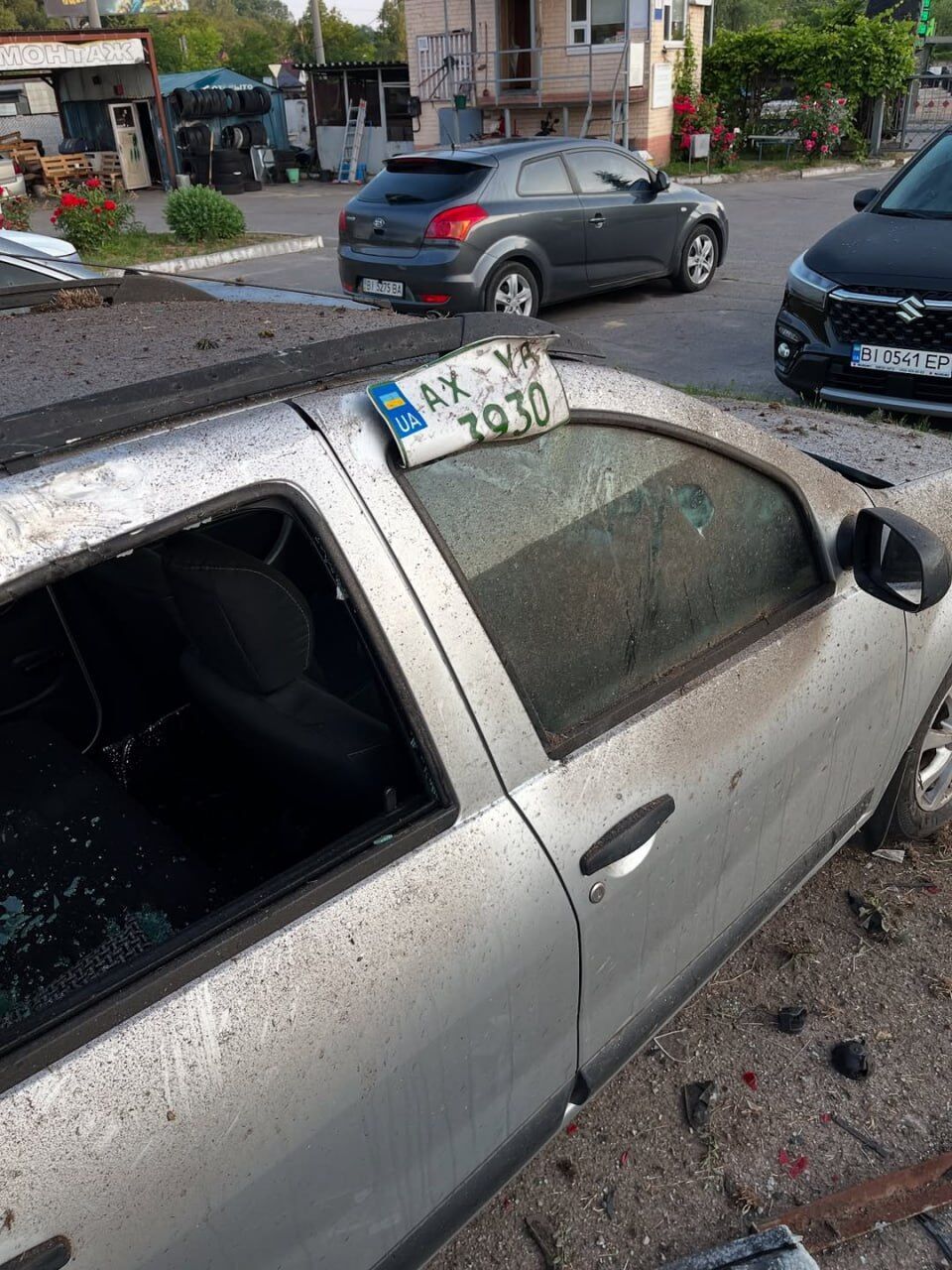 У Полтаві авто влетіло в машини на автостоянці: є постраждалі. Фото