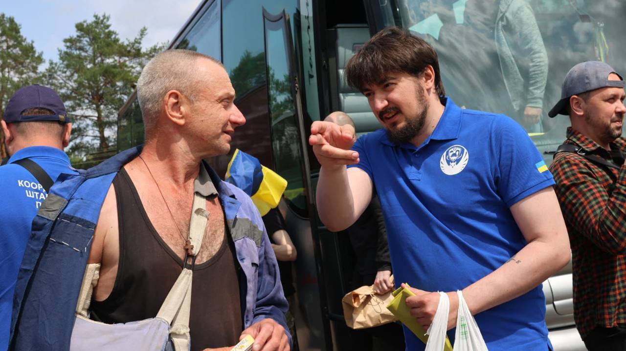 "Продолжаем забирать наших людей": Зеленский сообщил о четвертом за неделю обмене пленными. Фото и видео