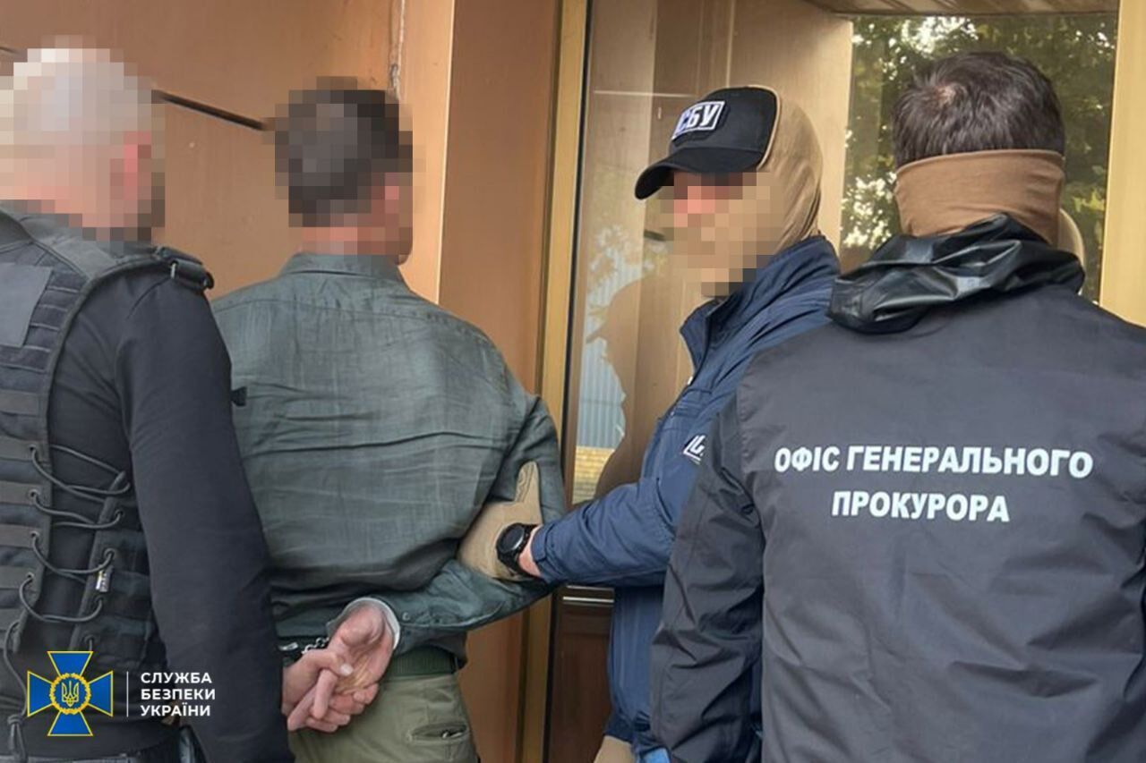 Могли зірвати поставки засобів РЕБ в Україну: у Києві СБУ затримала двох шахраїв. Подробиці та фото