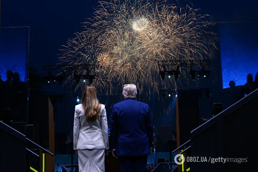 Трамп на день рождения провел военный парад, пока американцы протестовали: фото и видео