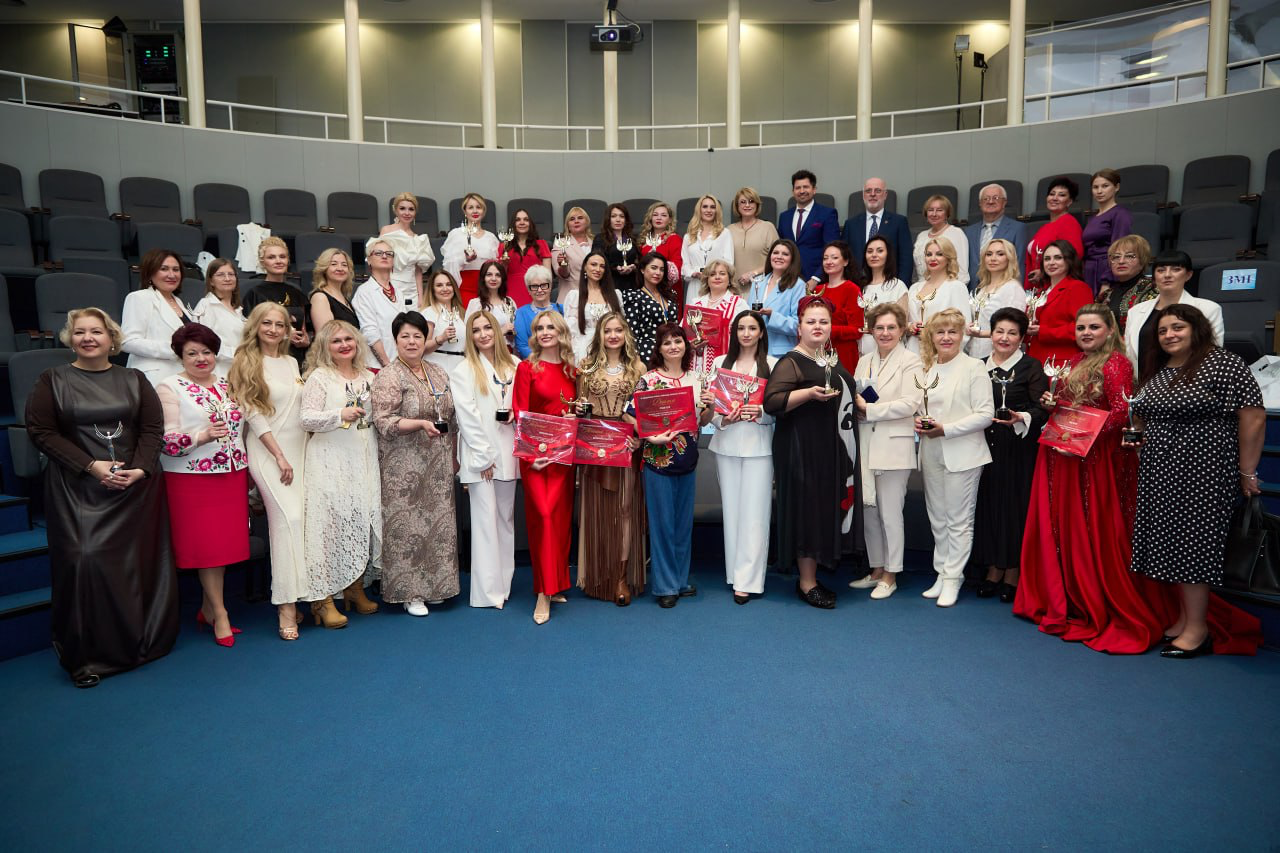 У столиці нагородили переможниць VIІ Національної премії "Найкраща українка в професії 2025"