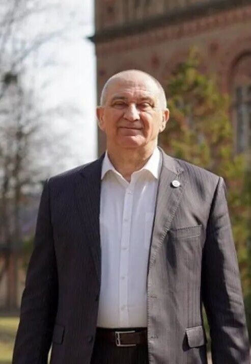 Професор із Чернівців увійшов до 0,5% найкращих науковців планети: хто такий Олег Ангельський