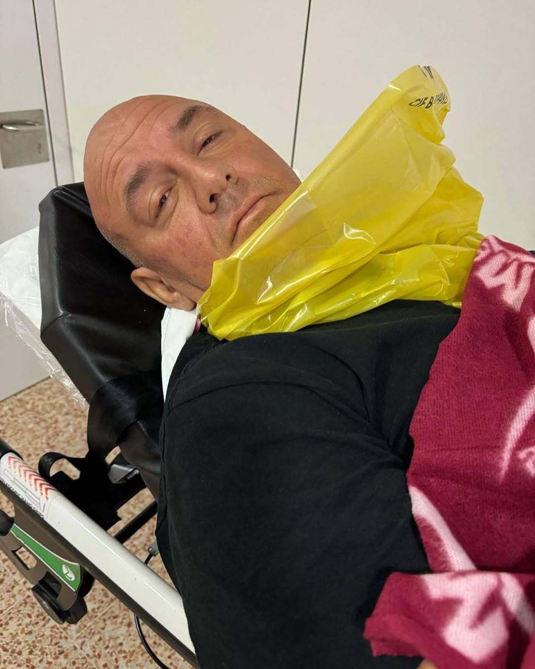 Потап за кордоном загримів у лікарню та показав, що з ним сталося. Фото