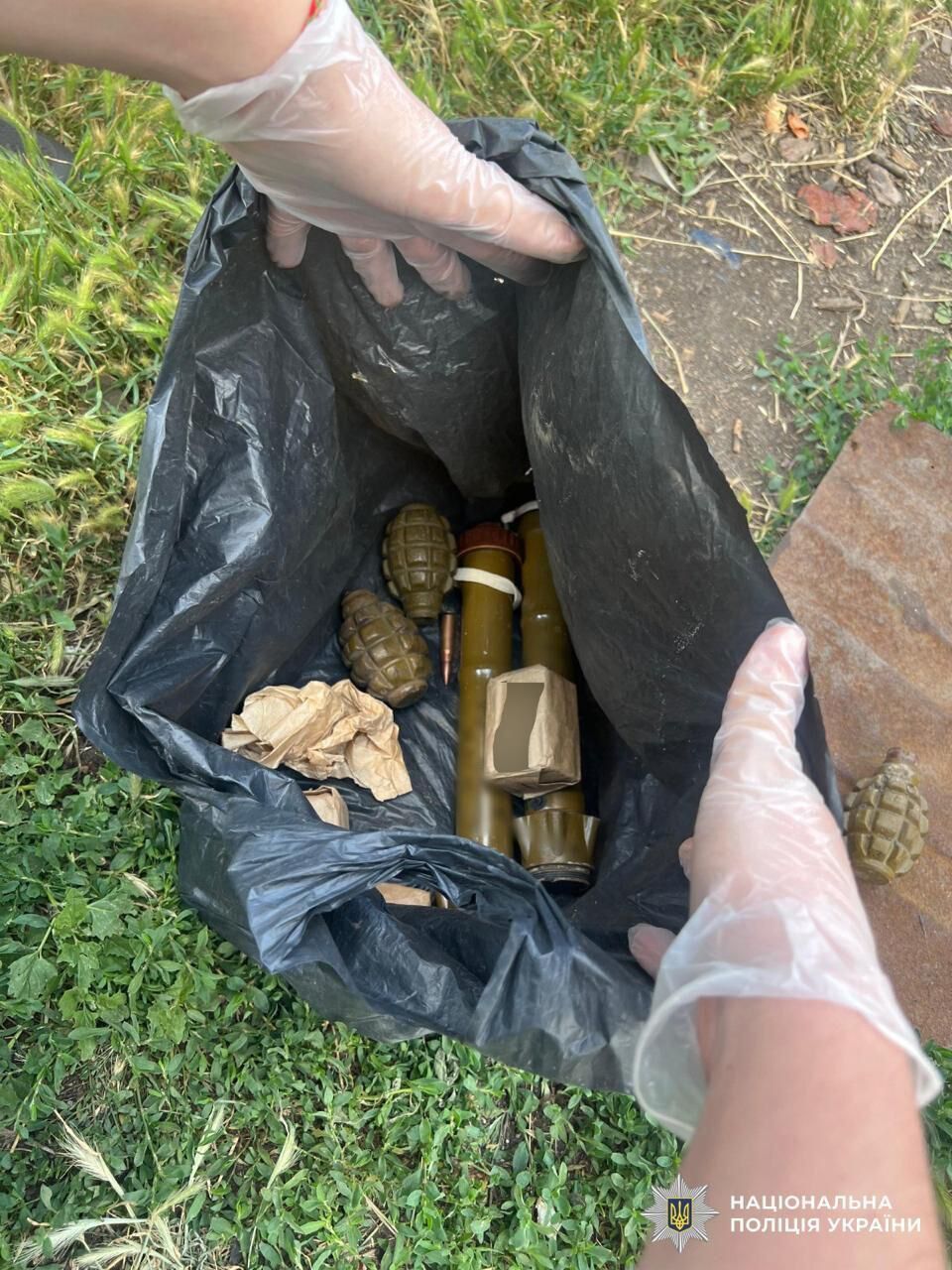 Гранатомети, гранати і боєприпаси: Нацполіція провела понад 940 обшуків із вилучення незаконної зброї. Фото