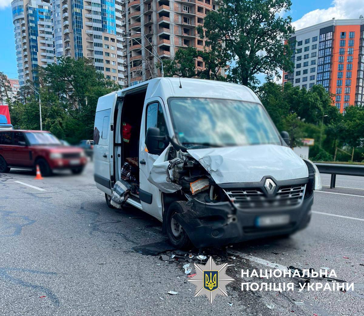 В Киеве произошло тройное ДТП, пострадали четверо детей. Подробности и фото