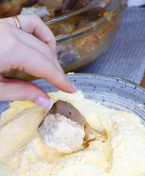 Как вкусно пожарить сочный хек на сковородке: готовится всего 15 минут