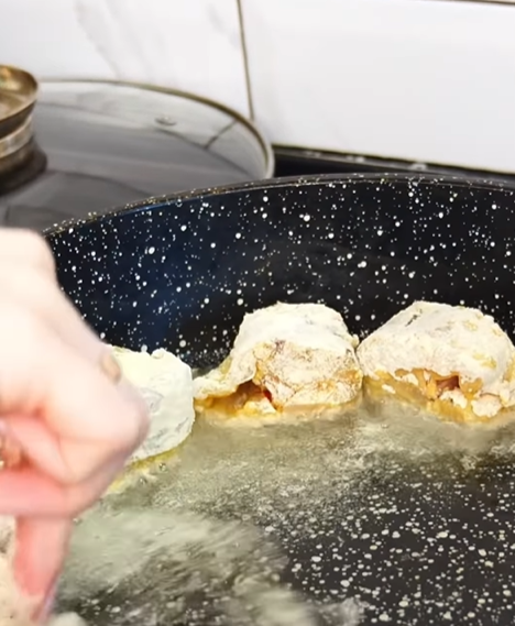 Как вкусно пожарить сочный хек на сковородке: готовится всего 15 минут