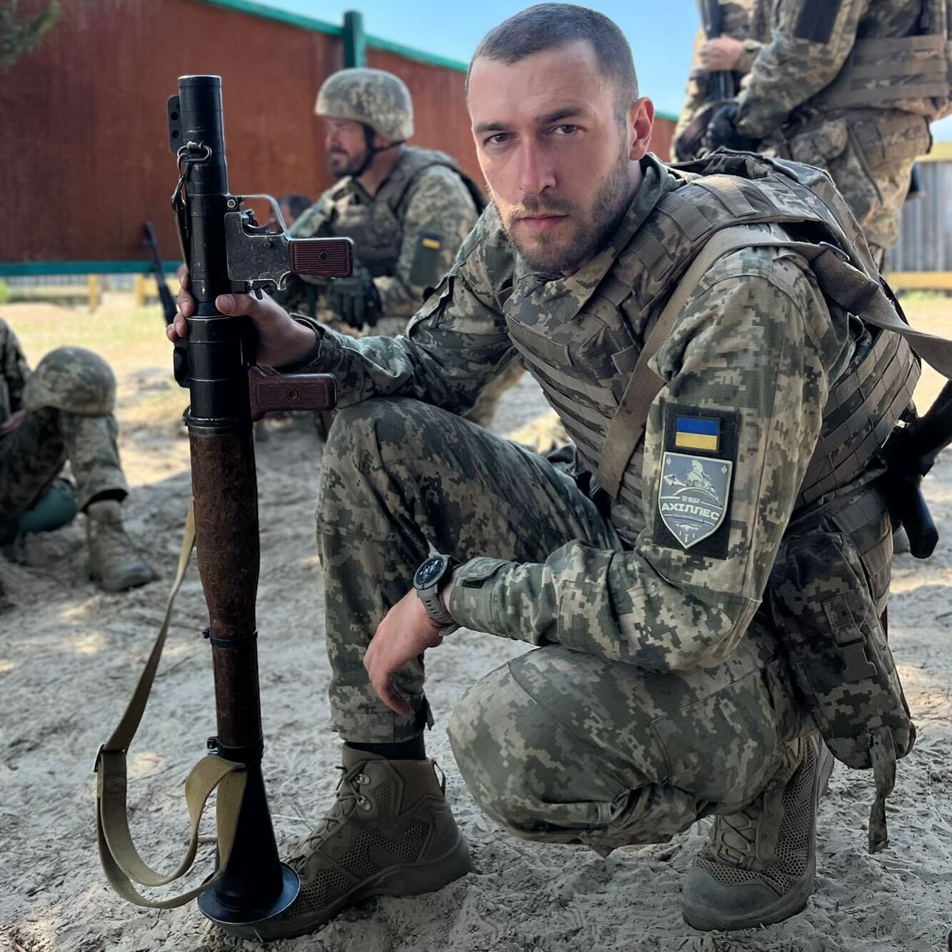 "Я дуже прошу вас прийти": дружина загиблого актора Юрія Феліпенка назвала час і місце прощання з героєм