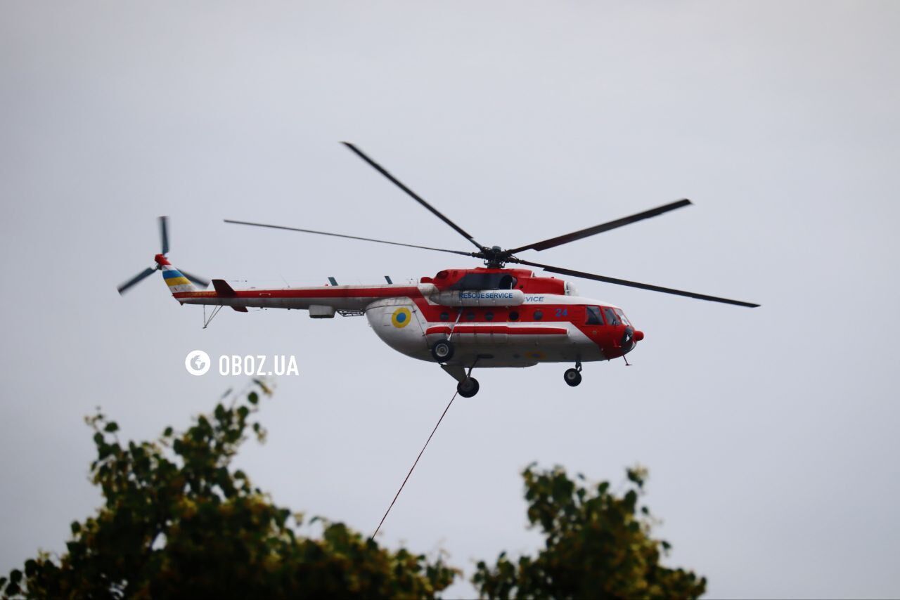 В Киеве снова задействовали вертолеты для ликвидации последствий обстрела РФ. Фото и видео