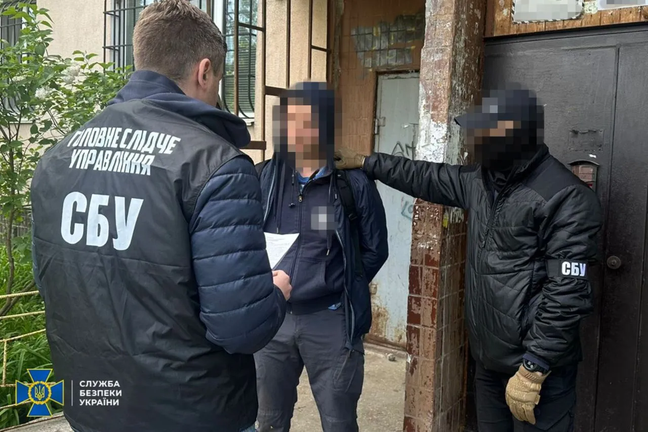 Коригував ракетні удари по Київщині: СБУ затримала агента елітного підрозділу ГРУ. Фото