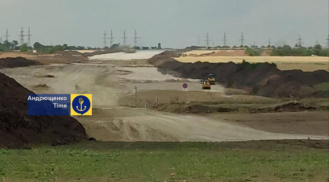 Окупанти розбудовують військову логістику навколо Маріуполя: спливли подробиці. Фото і відео