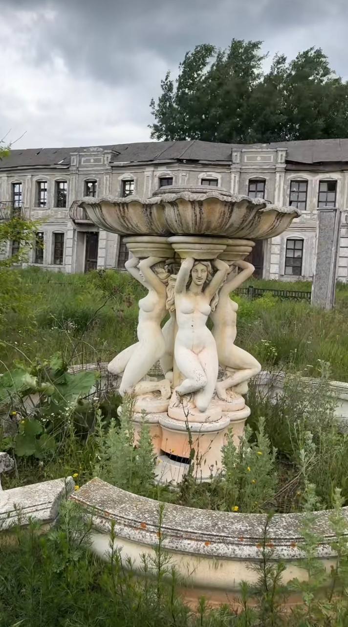 "Мертве село" біля Києва: в мережі завірусилися кадри таємничого місця, в яке дуже непросто потрапити. Фото, відео