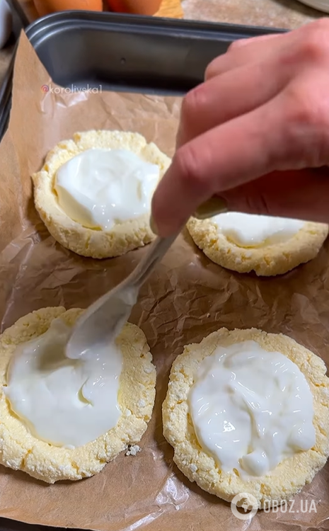 Выпечка может быть и вкусной, и полезной: делимся простым рецептом ватрушек для детей