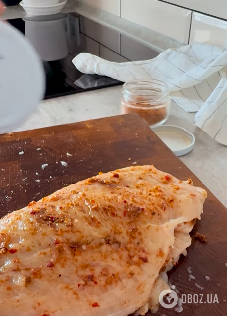Куриное филе будет очень нежным и сочным: рецепт вкусных рулетиков из мяса на обед