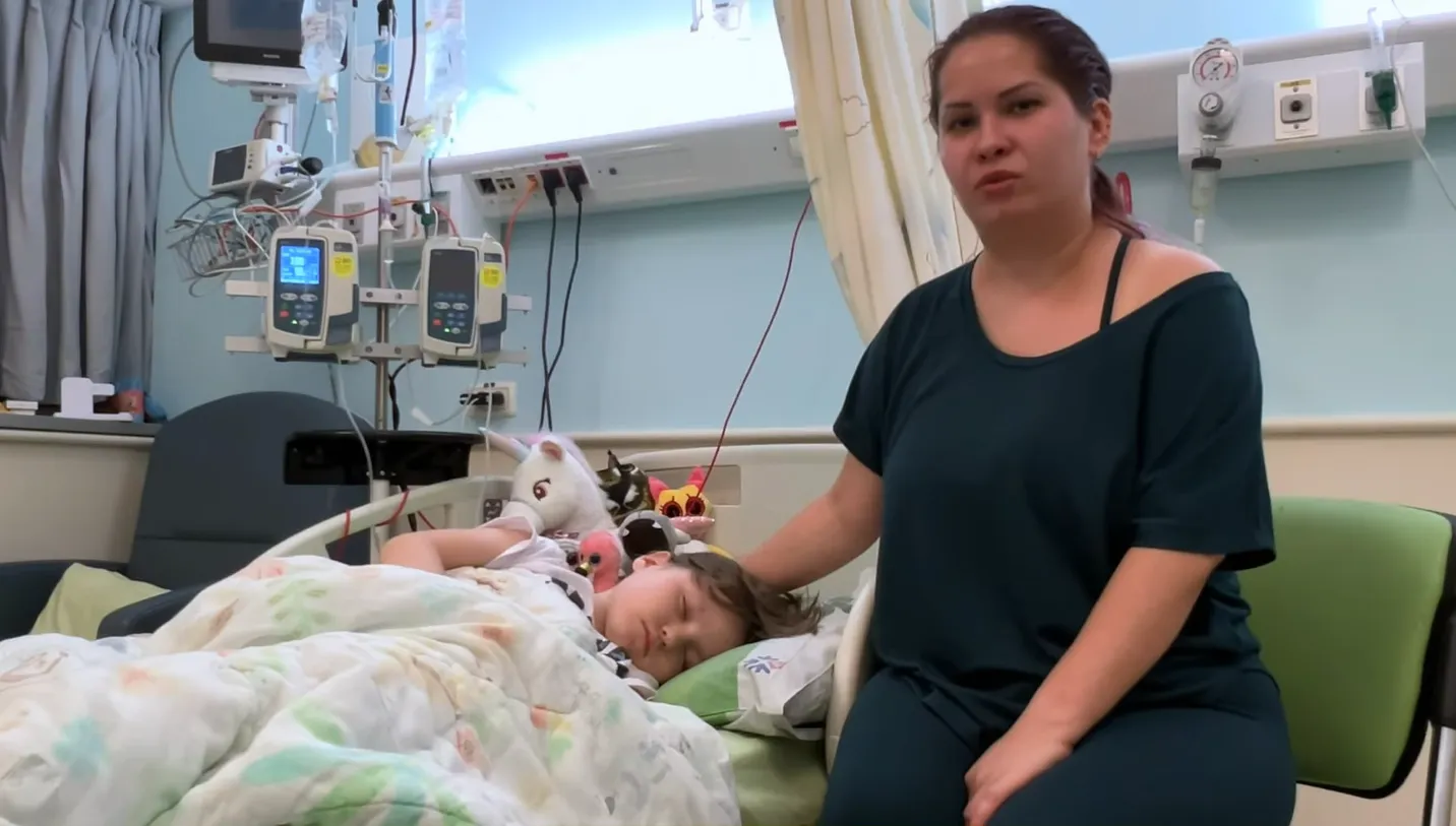 "Я боюся, але обираю надію": в Ізраїлі іранська ракета вбила українську сім'ю, яка приїхала лікувати доньку від раку
