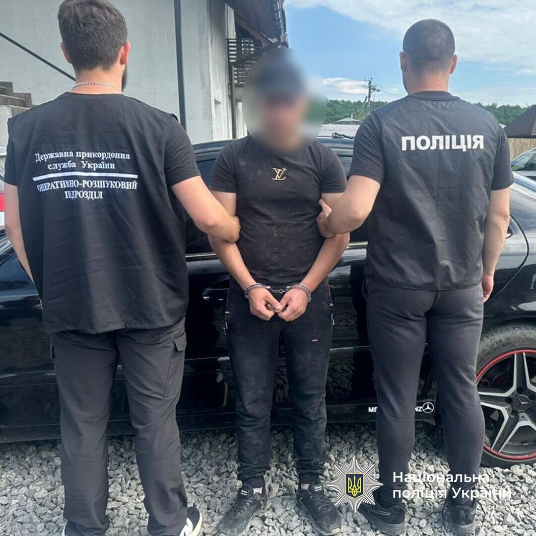 Суммы взяток достигали 25 тыс. долларов: полицейские разоблачили коррупционные схемы уклонения от мобилизации в шести регионах Украины. Фото