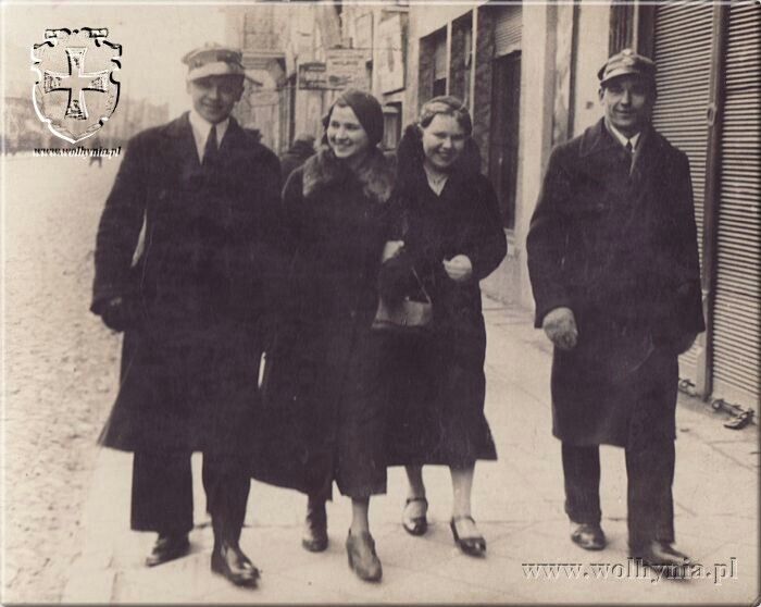 Стильні і усміхнені: який вигляд мали містяни у Рівному майже 100 років тому. Історичні фото