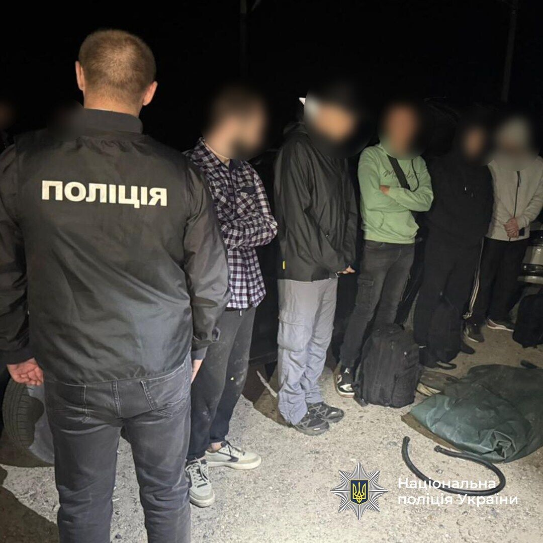 Суммы взяток достигали 25 тыс. долларов: полицейские разоблачили коррупционные схемы уклонения от мобилизации в шести регионах Украины. Фото