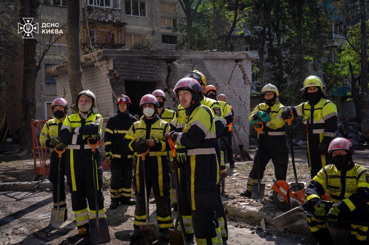 Підтверджено загибель 28 людей унаслідок масованої атаки РФ: пошуково-рятувальні роботи у Києві завершено. Фото