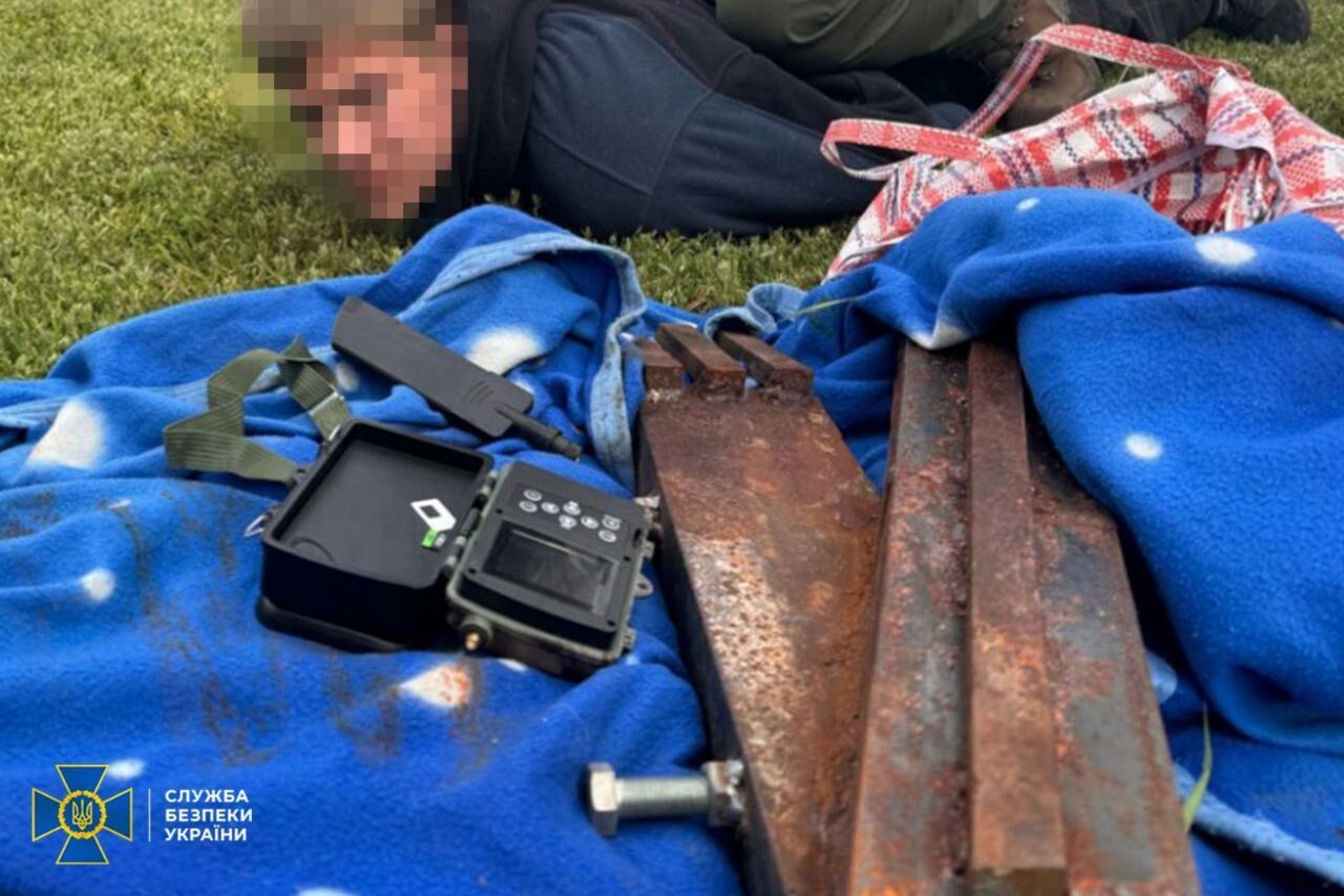 Вчиняли диверсії на "Укрзалізниці" та палили авто ЗСУ: в Україні затримали ще п'ятьох агентів РФ. Фото