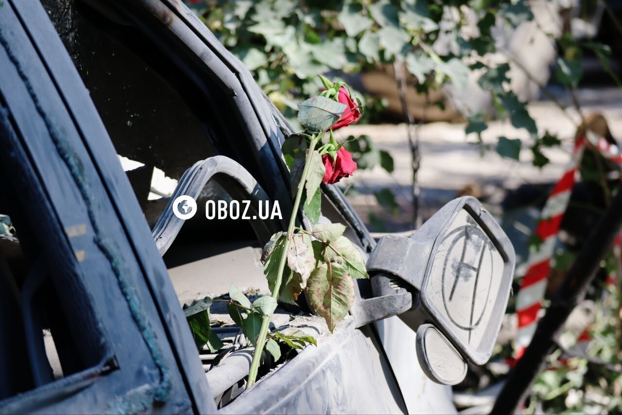 Обстрел Киева: уже более суток продолжаются спасательные работы на месте попадания ракеты в многоэтажку. Фото и видео