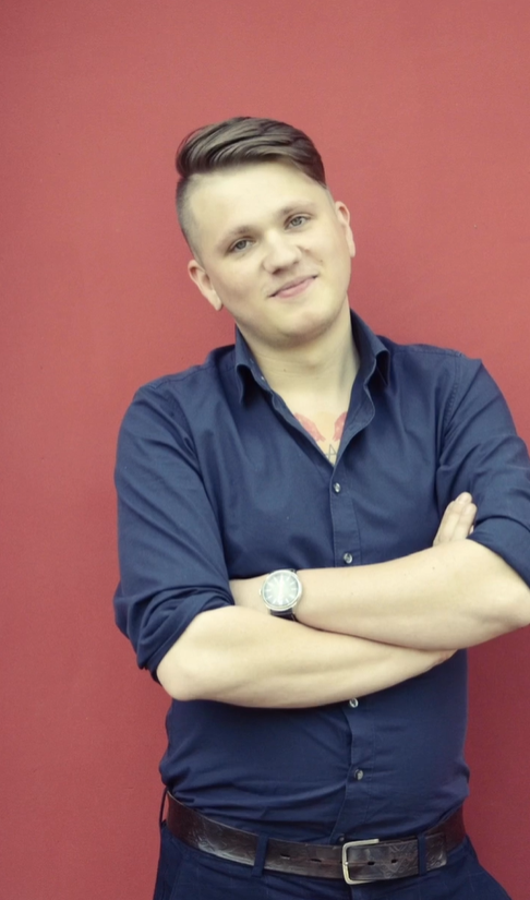 Писав диплом і мріяв відкрити свій бар: що відомо про загиблого від російської ракети киянина Дмитра Ісаєнка