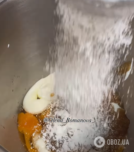 Пухкий яблучний пиріг, як хмаринка: готується без цукру