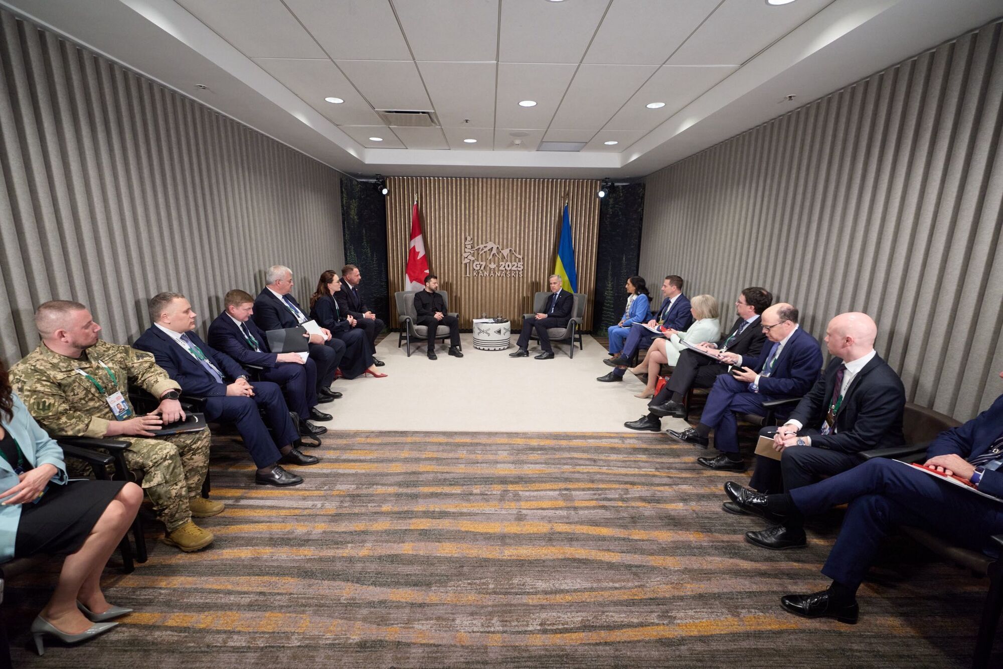 Україна та США обговорили розширення спільних проєктів оборонної промисловості: Свириденко розповіла про зустріч із Бессентом
