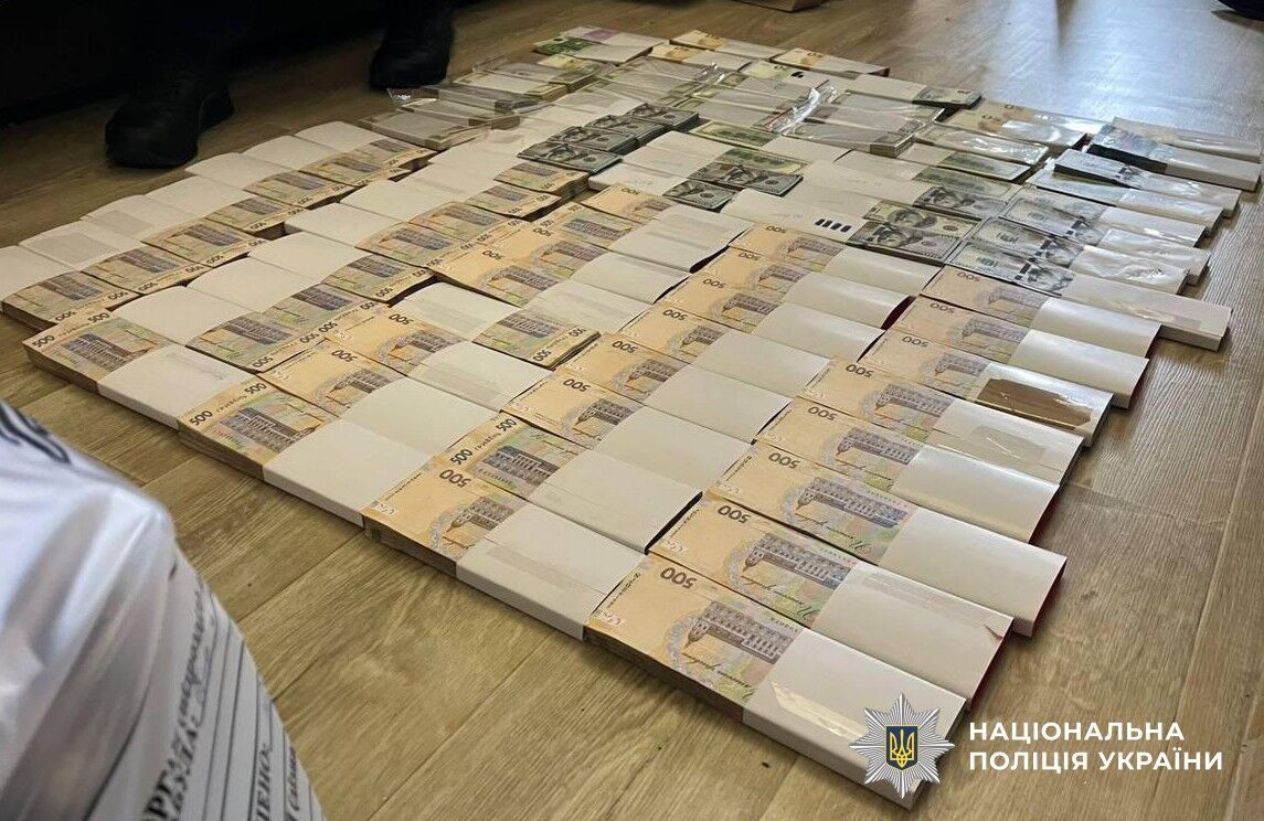 Видавали за імпортні препарати: Нацполіція ліквідувала наймасштабніше в Україні підпільне виробництво анаболічних стероїдів. Фото