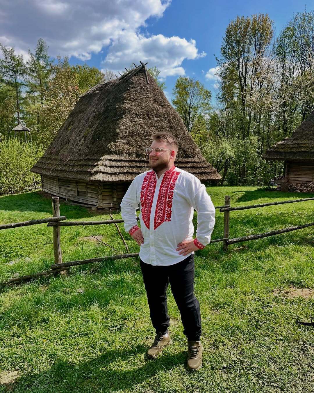 "Люди в Мариуполе и Северодонецке приходили с флагами Украины". Стендап-комики – о шутках над военными, "языке селюков" и "Мивине" за 50 евро