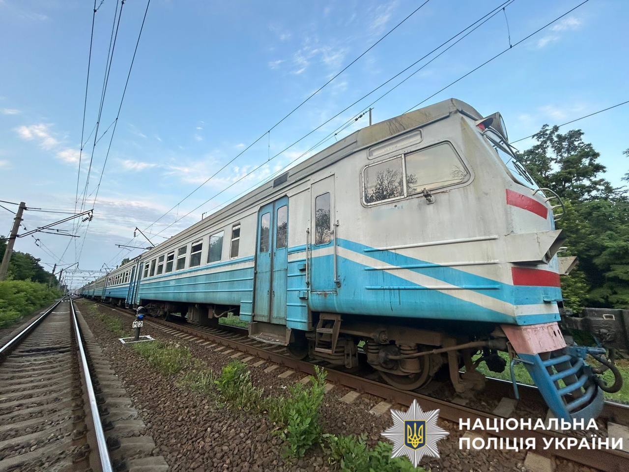 На Київщині потяг неподалік станції збив на смерть чоловіка. Подробиці трагедії та фото