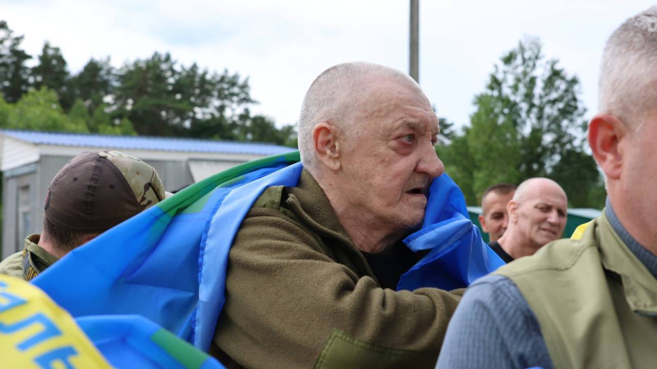"Наши люди возвращаются домой": Зеленский сообщил о новом обмене пленными. Фото, видео